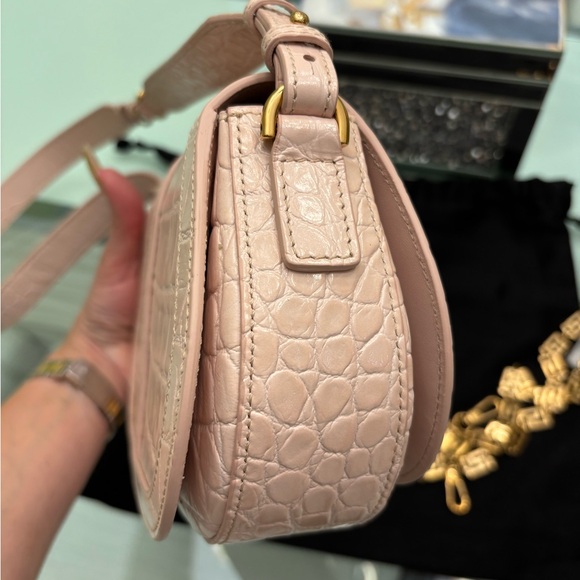 Authentic NWT Versace Blush Croc-Embossed Leather Shoulder Bag w/ Gold Hardware - Picture 11 of 12
